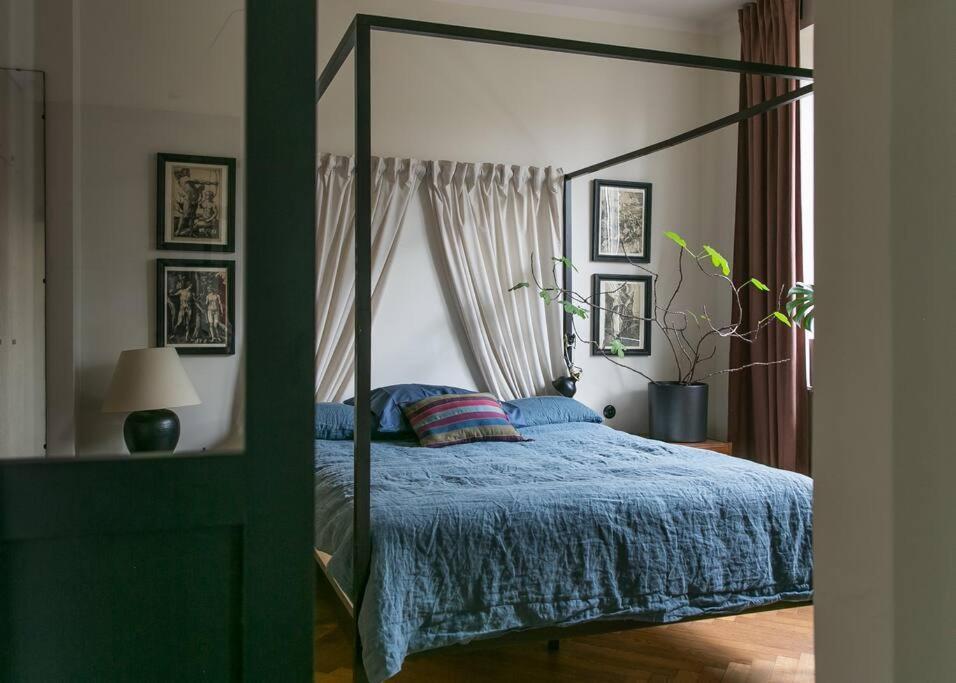 Dark Blue Apartment Βαρσοβία Εξωτερικό φωτογραφία